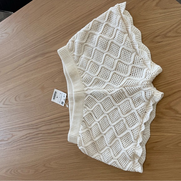 Zara Pants - Zara Cream Knit Shorts